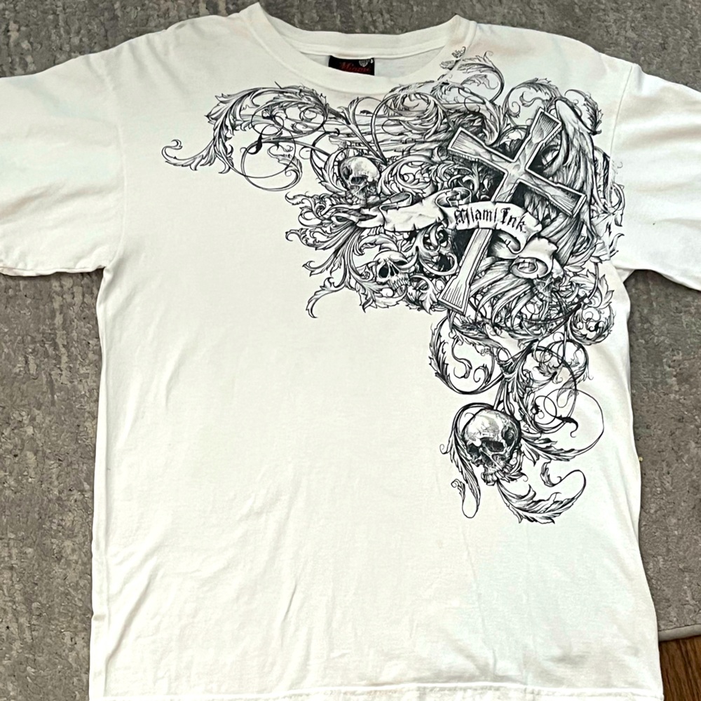 miami White Short Sleeve Tee with Artistic Graphic
